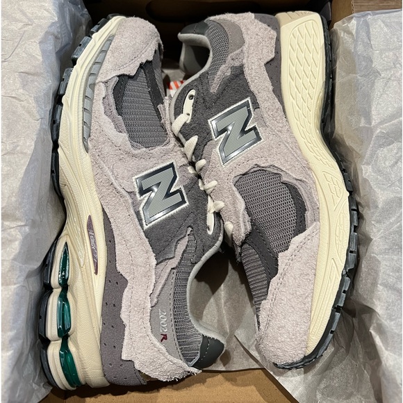 New Balance 2002R Protection Pack - Picture 1 of 9